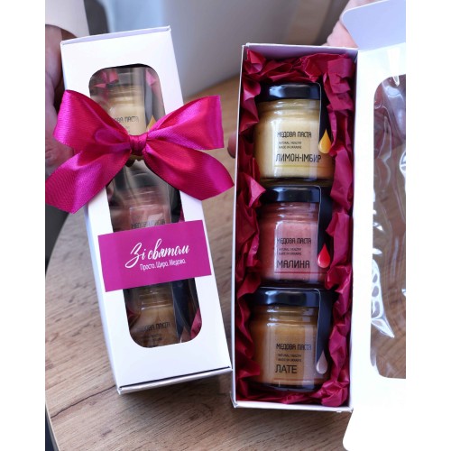 Набір з медовою пастою Peony Box (3×55 г) — подарунок жінці, мамі, коханій на День народження або інше свято Набір з медовою пастою Peony Box (3×55 г) — подарунок жінці, мамі, коханій на День народження або інше свято